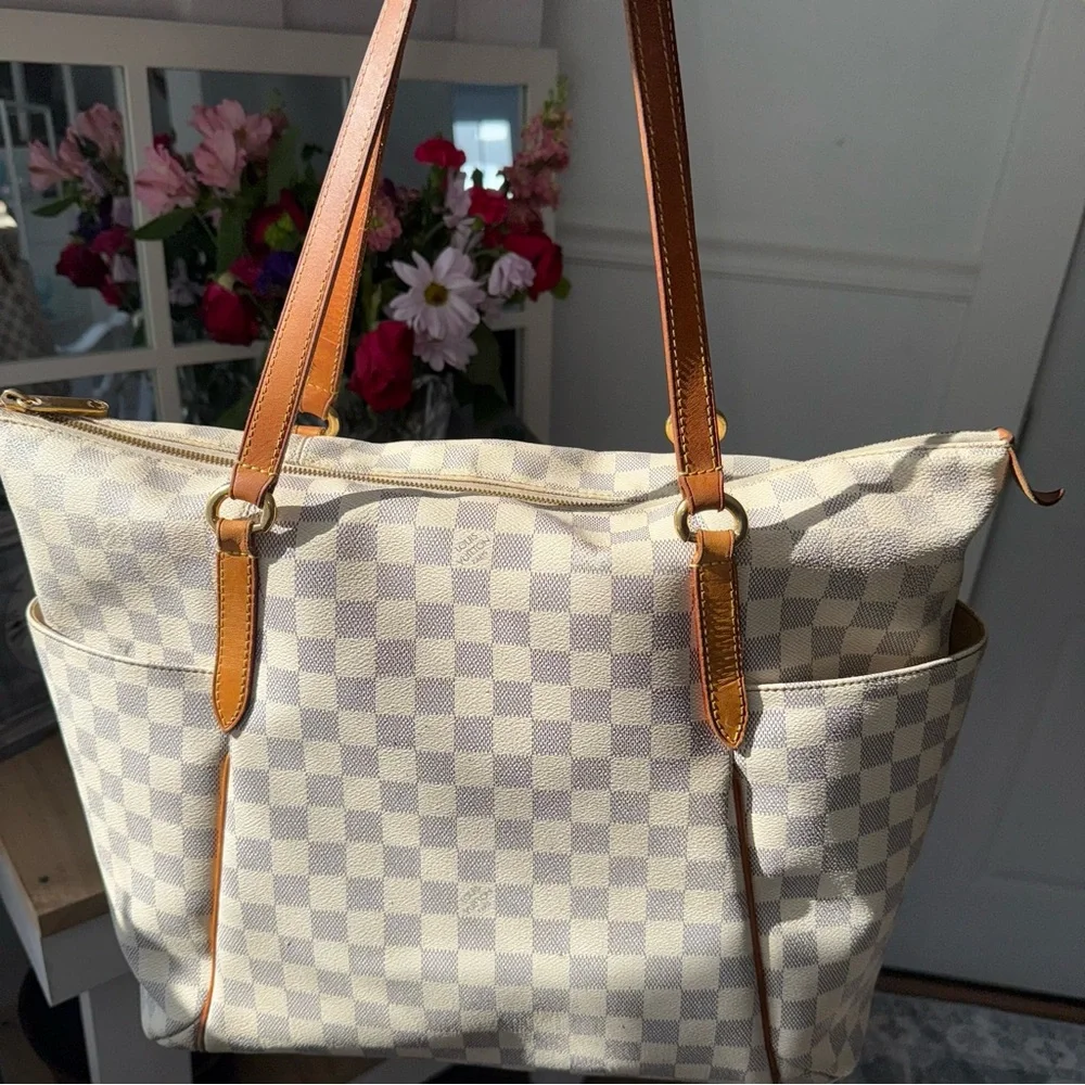 Authentic Louis Vuitton Totally GM Damier Azur Checkered Pattern Shoulder Bag - Picture 5 of 16